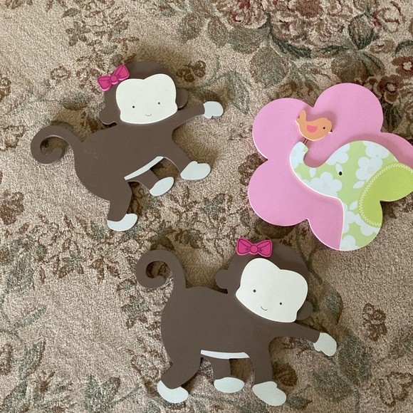 monkey and elephant decoration. brown and pink and green. Easy hang. Pictures. - Picture 3 of 11